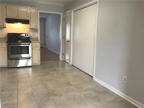 3058 Windchase Ct, High Point, NC 27265 photo 9