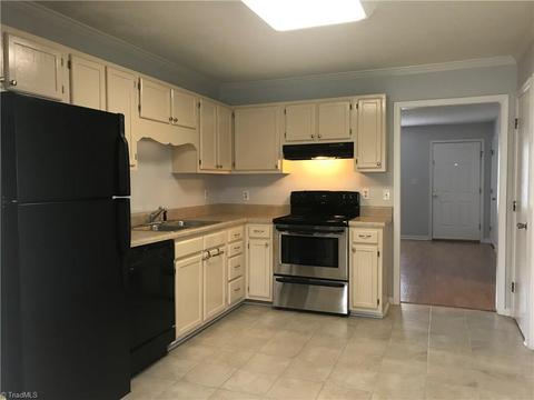 3058 Windchase Ct, High Point, NC 27265 photo 8