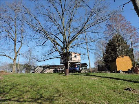 408 E Devon Dr, Mount Airy, NC 27030 photo 14
