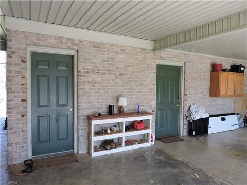 408 E Devon Dr, Mount Airy, NC 27030 photo 6