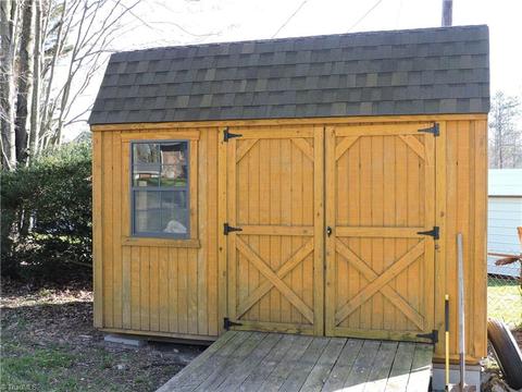 408 E Devon Dr, Mount Airy, NC 27030 photo 12