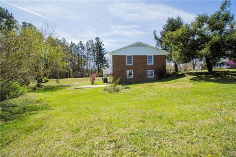 2611 Ingram Rd, High Point, NC 27263 photo 6