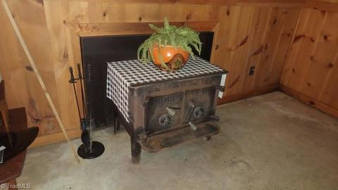 51 Panorama Dr, Fancy Gap, VA 24328 photo 10