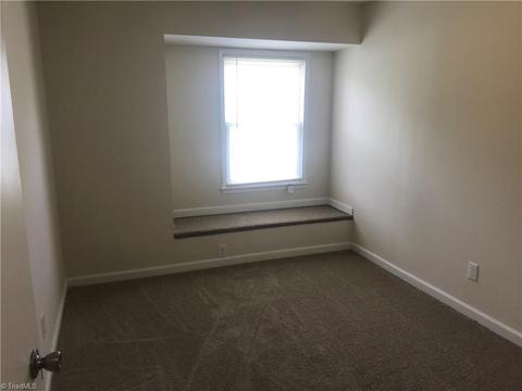 3604 Stonehurst Pl, High Point, NC 27265 photo 7