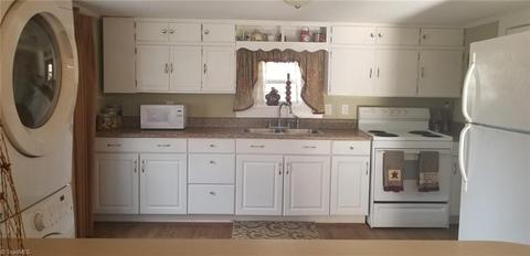 137 Phillips Rd, Dobson, NC 27017 photo 9