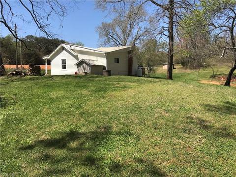 137 Phillips Rd, Dobson, NC 27017 photo 2