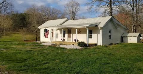 137 Phillips Rd, Dobson, NC 27017 photo 1