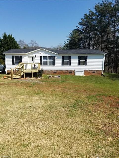 2006 High Bridge Rd, Pinnacle, NC 27043 photo 1