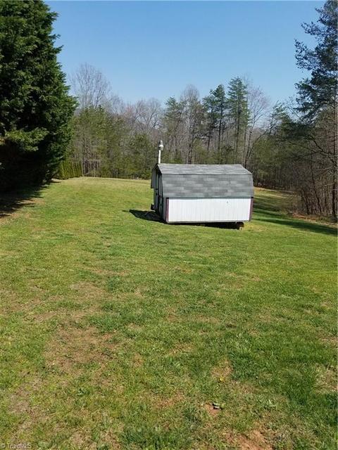 2006 High Bridge Rd, Pinnacle, NC 27043 photo 4