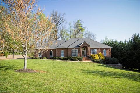 7502 Fox Chase Dr, Trinity, NC 27370 photo 1