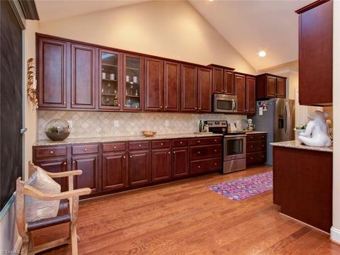678 Nikyle Cir, High Point, NC 27265 photo 9