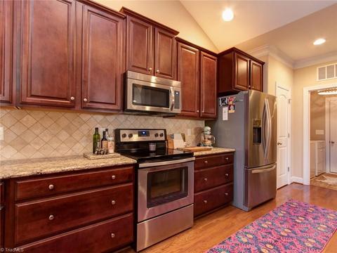 678 Nikyle Cir, High Point, NC 27265 photo 11