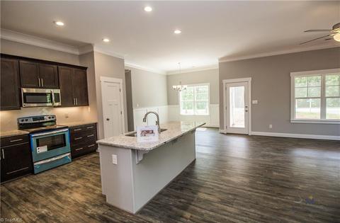 4237 Bordeaux Dr, Trinity, NC 27370 photo 4