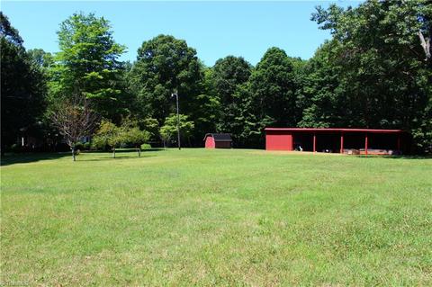 511 N Main St, King, NC 27021 photo 1