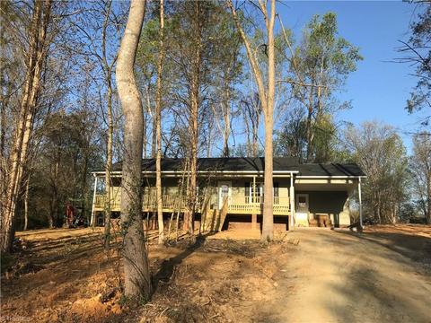 5470 Kimberly Ln, Trinity, NC 27370 photo 1