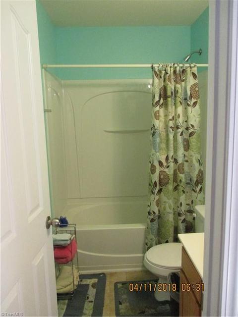 2212 Rindle Dr, High Point, NC 27262 photo 4