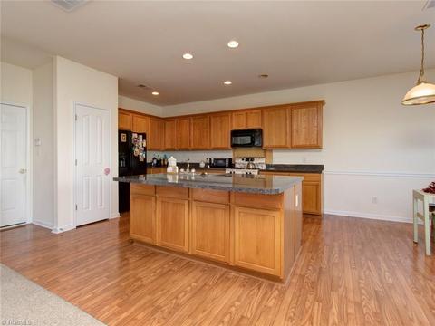 1132 Hawick Dr, High Point, NC 27264 photo 10