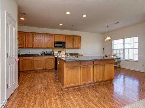 1132 Hawick Dr, High Point, NC 27264 photo 11