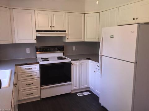 1500 Pinehurst Dr, High Point, NC 27262 photo 9