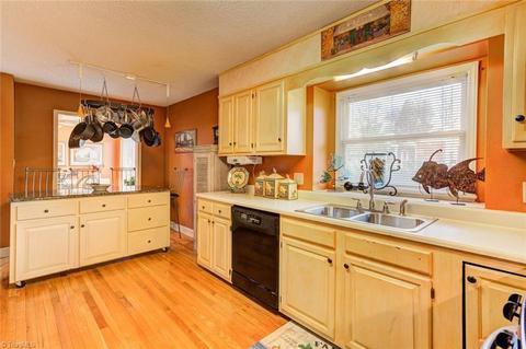 116 Daveler Dr, High Point, NC 27265 photo 6