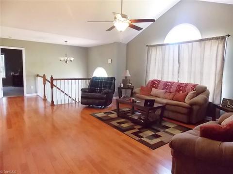 201 Saddle Brook Dr, Dobson, NC 27017 photo 5