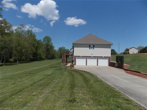 201 Saddle Brook Dr, Dobson, NC 27017 photo 21