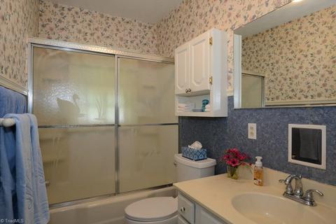 512 Florham Dr, High Point, NC 27262 photo 23