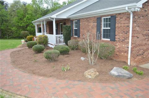 1525 Bald Hill Loop, Madison, NC 27025 photo 2