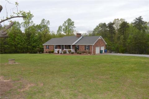 1525 Bald Hill Loop, Madison, NC 27025 photo 3