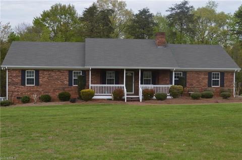 1525 Bald Hill Loop, Madison, NC 27025 photo 1