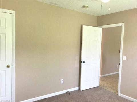 519 Warbler Ct, High Point, NC 27262 photo 12