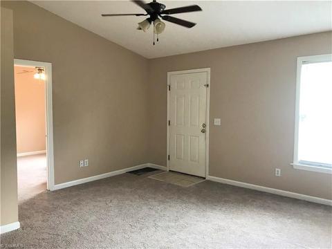 519 Warbler Ct, High Point, NC 27262 photo 3