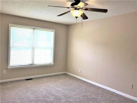 519 Warbler Ct, High Point, NC 27262 photo 5