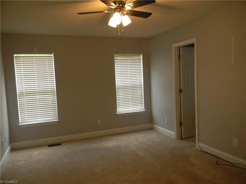 825 Central Ct, High Point, NC 27260 photo 9