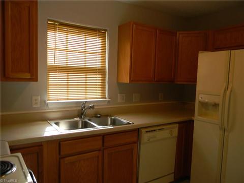 825 Central Ct, High Point, NC 27260 photo 7