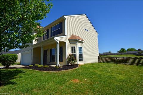1277 Silverstone Ct, High Point, NC 27265 photo 4