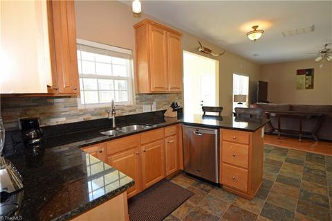 1277 Silverstone Ct, High Point, NC 27265 photo 8