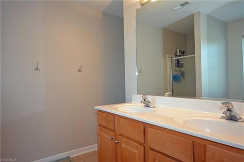 1277 Silverstone Ct, High Point, NC 27265 photo 18