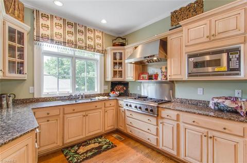 420 Edgedale Dr, High Point, NC 27262 photo 11