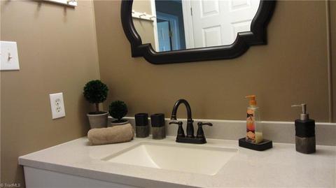 284 Countryside Rd, Harmony, NC 28634 photo 13