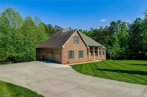 522 Brown Rd, King, NC 27021 photo 2