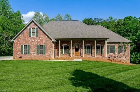 522 Brown Rd, King, NC 27021 photo 1