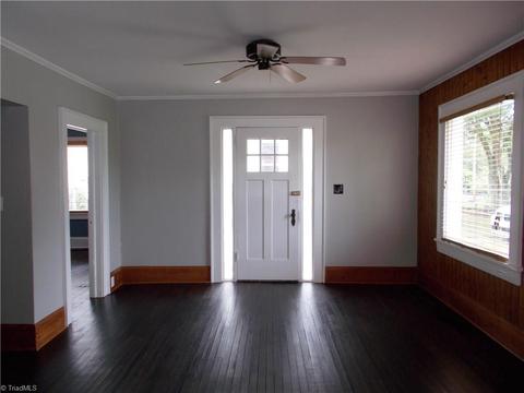 504 Sunset Dr, High Point, NC 27262 photo 3