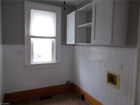 504 Sunset Dr, High Point, NC 27262 photo 9