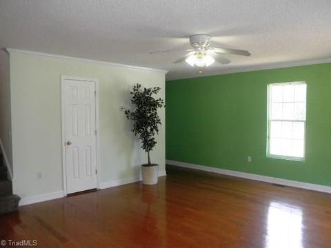 906 Park St, High Point, NC 27260 photo 6