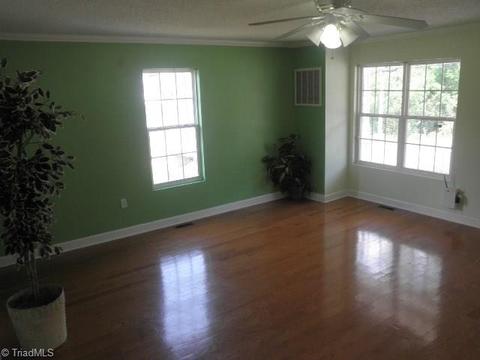 906 Park St, High Point, NC 27260 photo 8