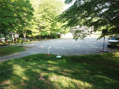 101 Pineview Ct, King, NC 27021 photo 2