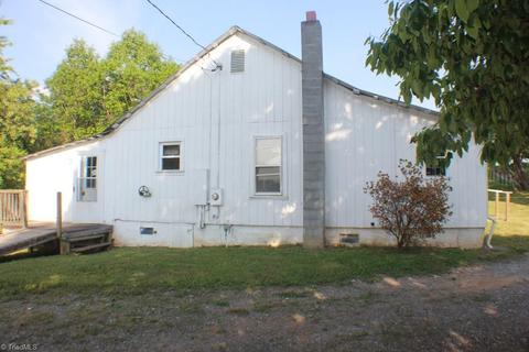 194 Easter Rd, Mount Airy, NC 27030 photo 3