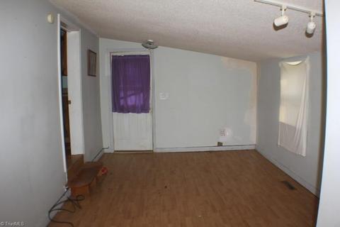 194 Easter Rd, Mount Airy, NC 27030 photo 5