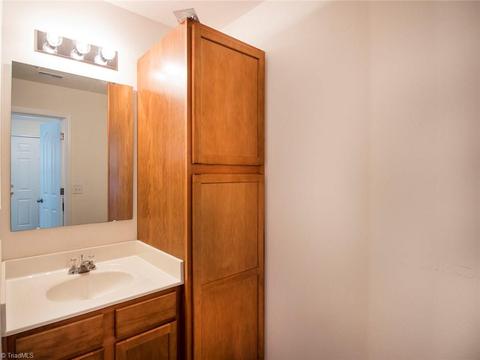 2032 Cliffvale Ct, High Point, NC 27262 photo 13